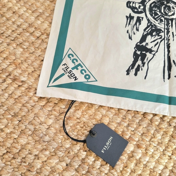 NWT Filson Helmsman Bandana Natural Captain Through Any Weather - Picture 4 of 7